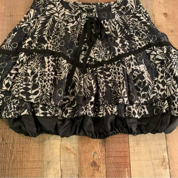 Alberto Malaki silk ruffle mini skirt with bubble underlay navy and silver 8 - Picture 3 of 9